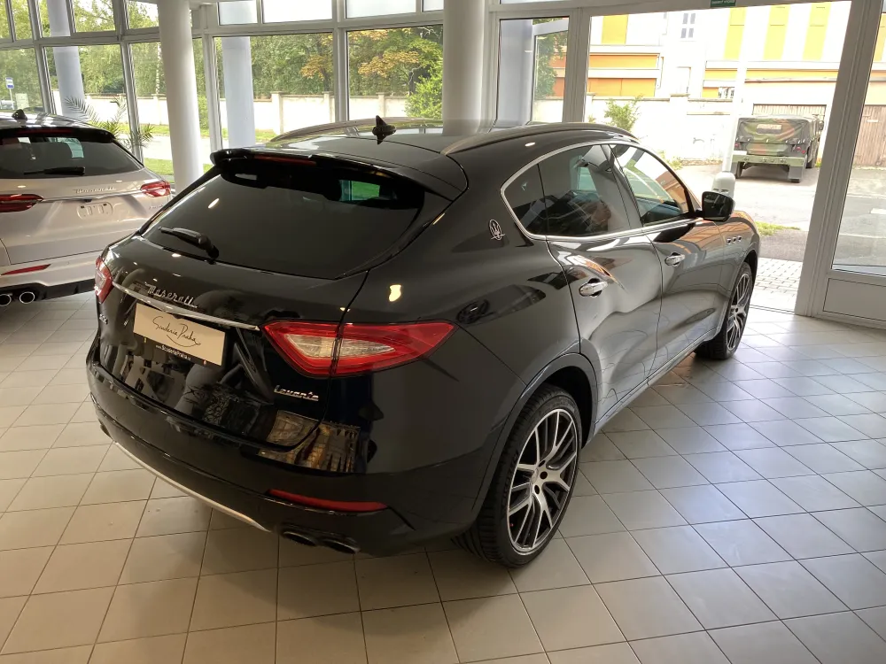 Maserati Levante foto 8