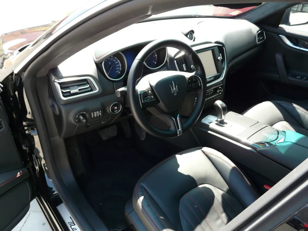 Maserati Ghibli foto 12