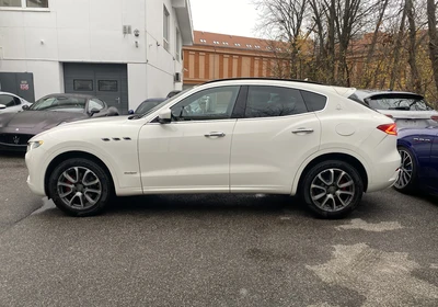 Maserati Levante - foto 6