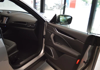 Maserati Levante - foto 10