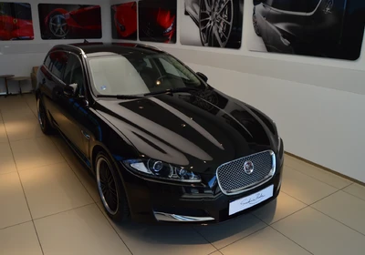 Jaguar XF 2.2D Sportbrake - foto 1
