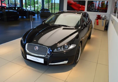 Jaguar XF 2.2D Sportbrake - foto 0