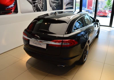 Jaguar XF 2.2D Sportbrake - foto 4
