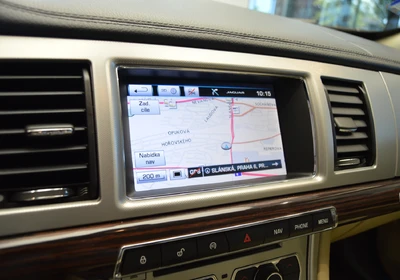 Jaguar XF 2.2D Sportbrake - foto 18