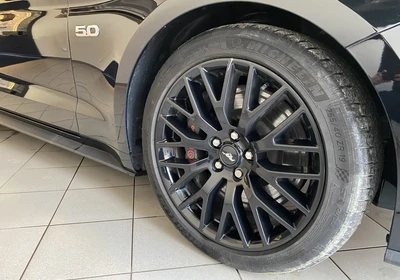 Ford Mustang GT V8 - foto 7