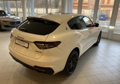 Maserati Levante - foto 5