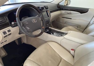 Lexus LS 600HL - foto 9