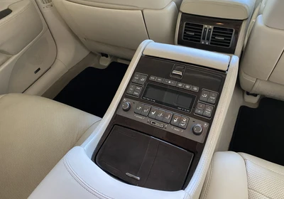 Lexus LS 600HL - foto 23